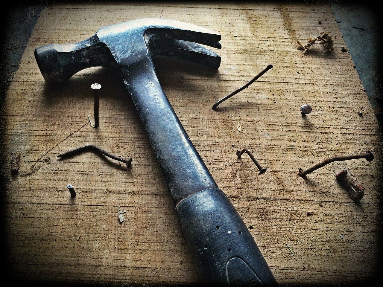 Know When to DIY diy tools, hammer, nails